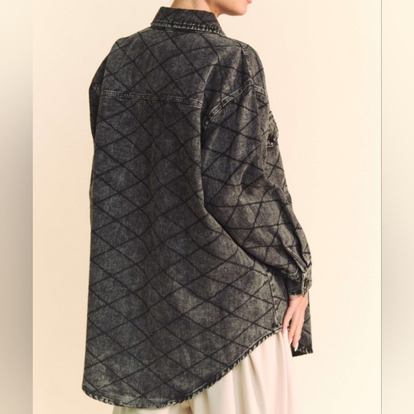 DAVI & DANI Denim Shacket Diamond Quilted High Low Oversized Jean Shirt Jacket - Picture 14 of 16